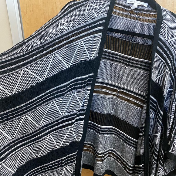 BCBGeneration - Geometric Pattern Shawl - One Size - Picture 6 of 11